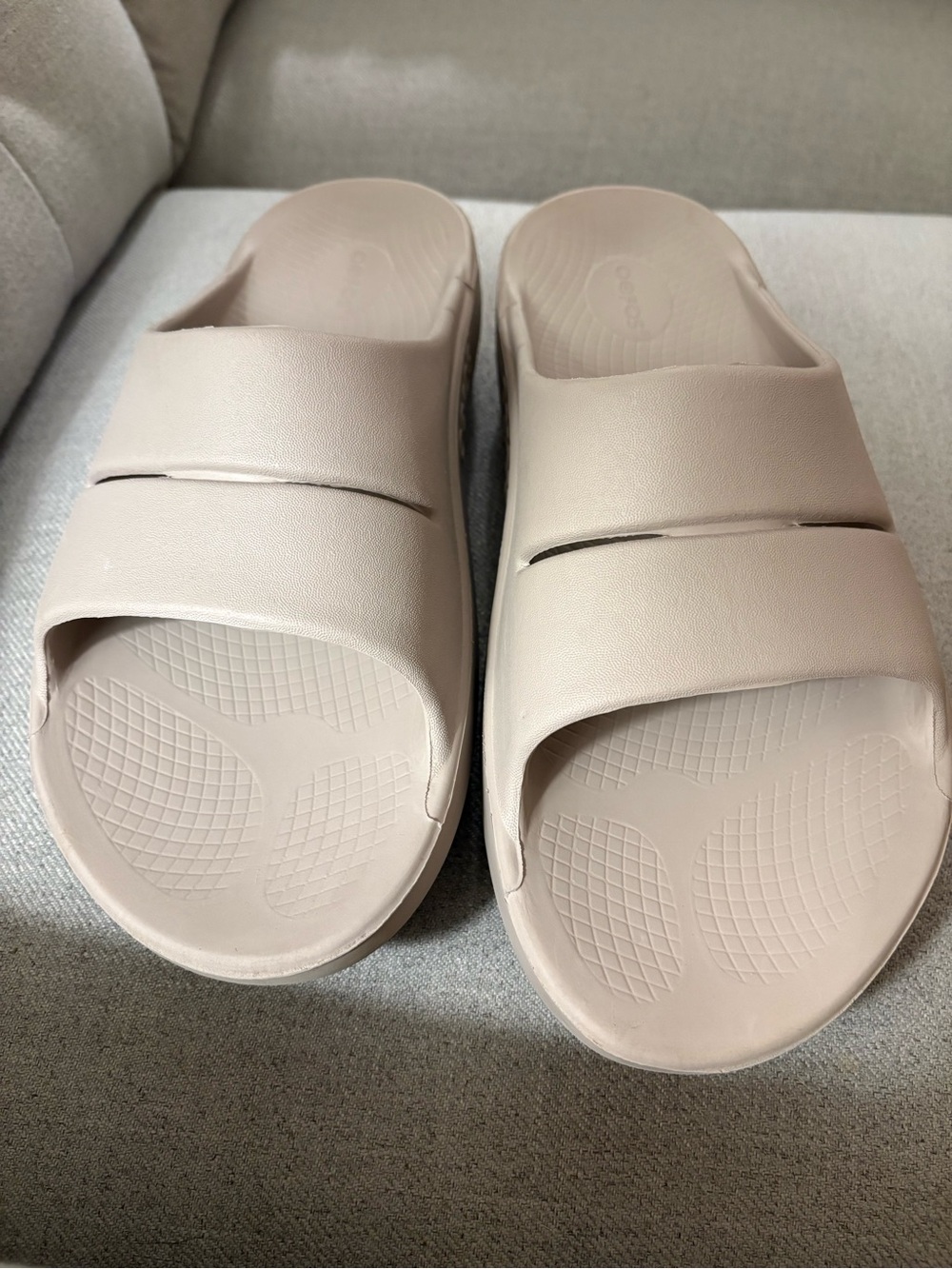 OOFOS OOahh Slide in nomad tan men’s size 12 recovery comfort slip on - Picture 2 of 11